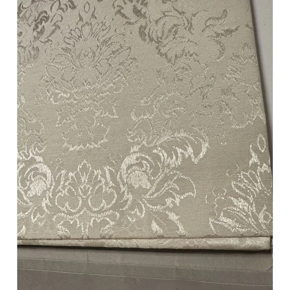 VTG Damask Elegantia Royal Garden Ivory Cotton Blend Fabric Tablecloth 52